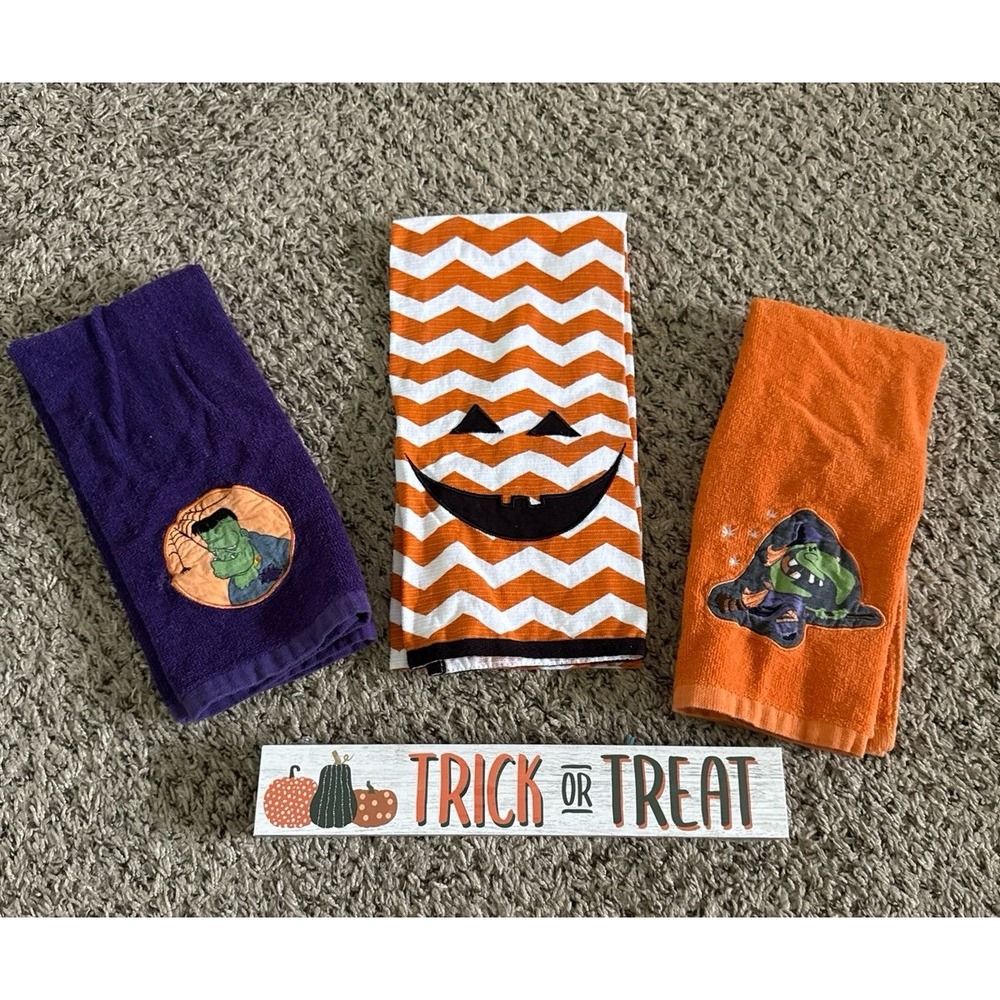 Halloween Bundle 3 cotton hand towels and trick or treat sign